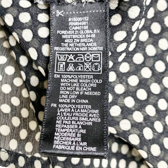 XXI Polka Dot Cropped Sheer Button Down Blouse Cap Sleeve Black White Size Small - Picture 6 of 7